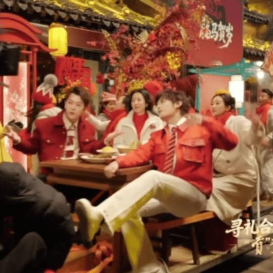 张远现身央视春晚合肥分会场张远春晚合肥分会场探班，一口一个家乡美食说得贼溜。作