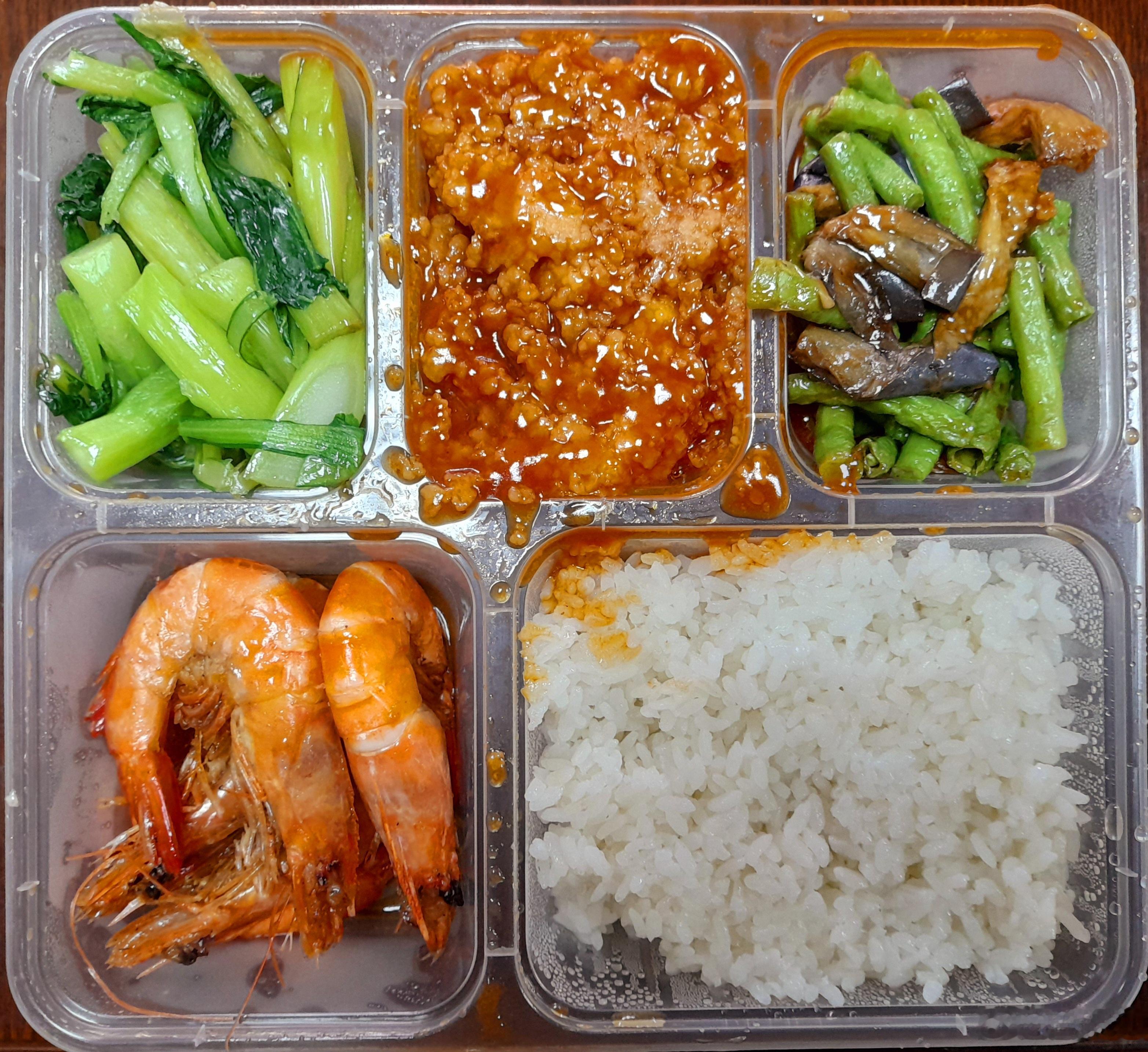 有工作餐可吃，是件幸福的事