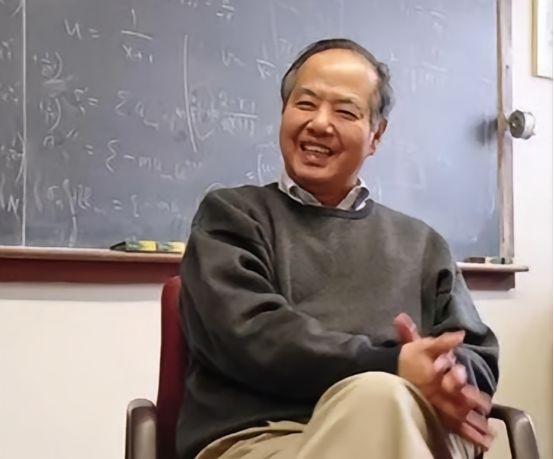1946年，老师突然问到：“太阳中心的温度是多少？”李政道脱口而道：“我从书上看