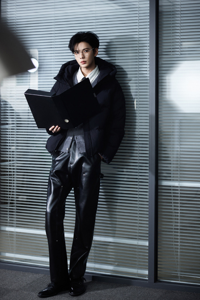 沈月毕雯珺同桌的你舞台沈月毕雯珺最萌身高差沈月毕雯珺同桌的你舞台，是今晚的中国电