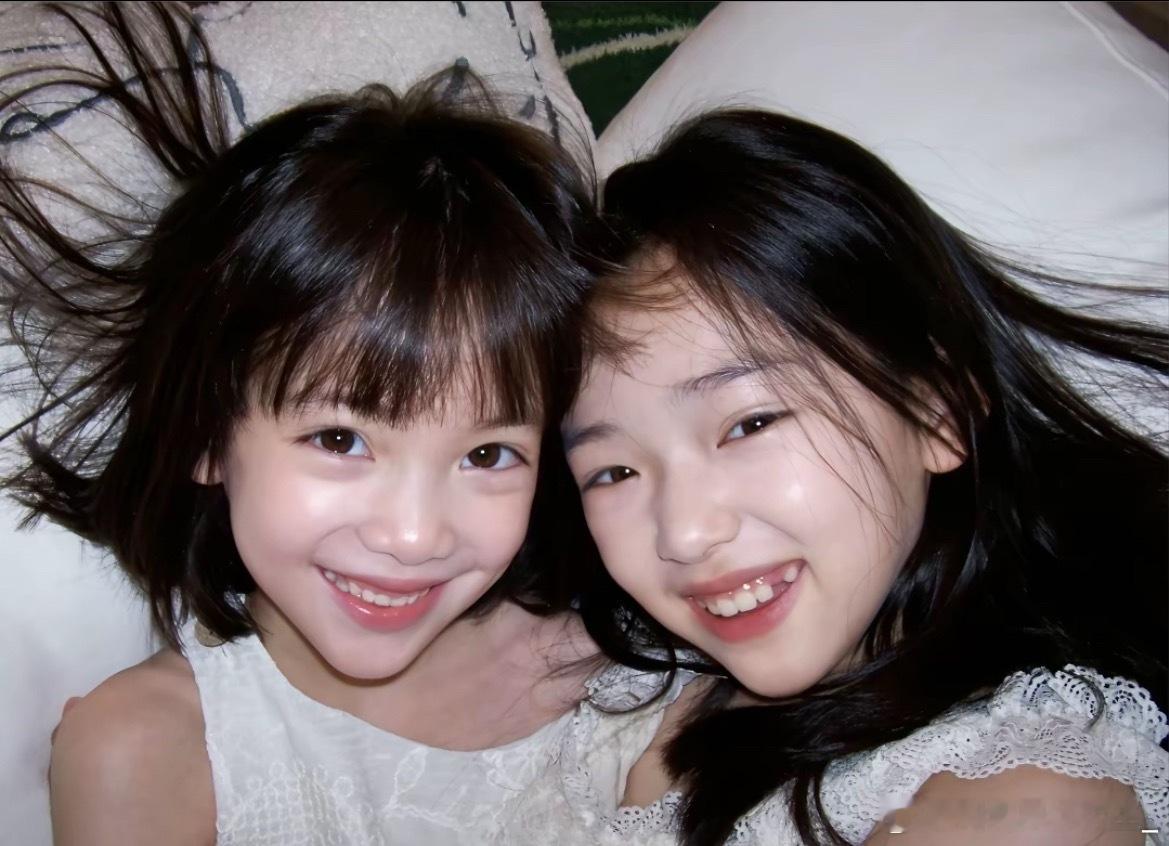 董璇沐言妈妈同框董璇小酒窝与沐言妈妈和沐言同框了，好美的四张脸