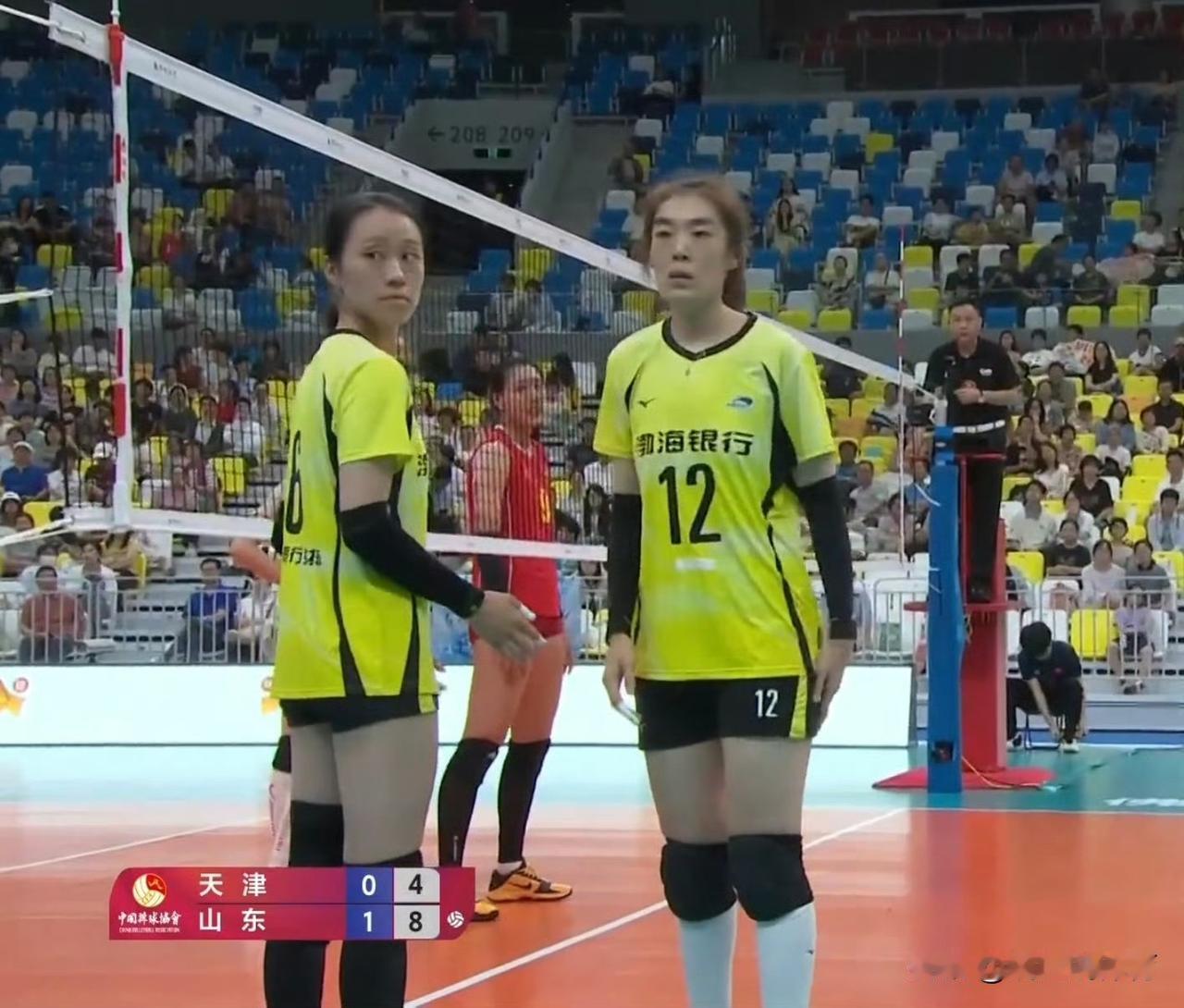 天津女排史上最悲催球员张馨月。23岁的她也算是根正苗红一路国少、国青成长起来的球