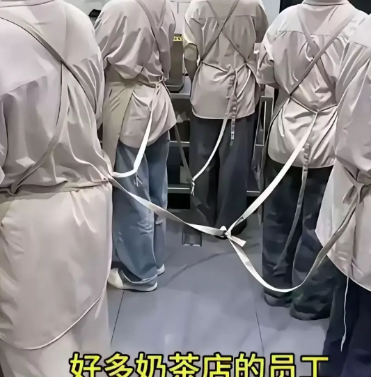 “彻底解释不清了”有一名女子在回家的路上，走进一家奶茶店买奶茶，发现奶茶店的员工