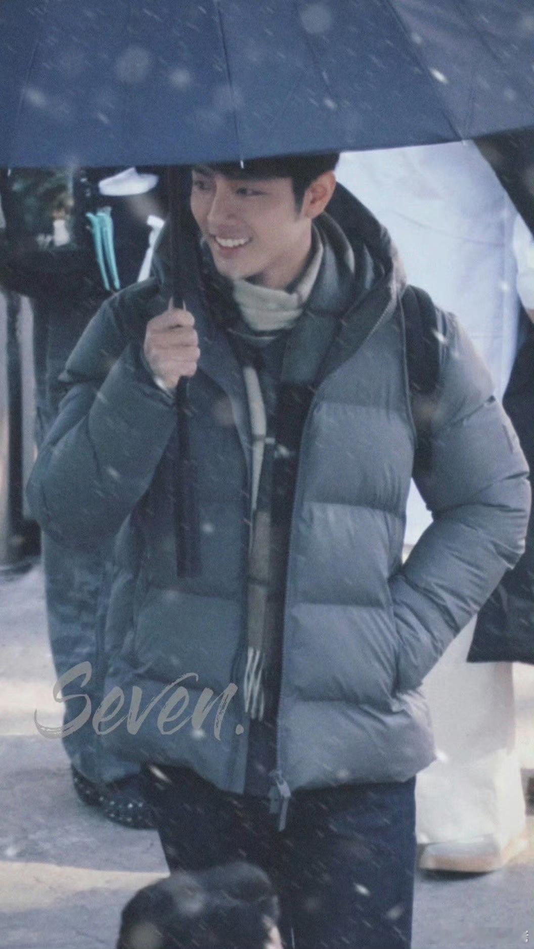 亮神陪你过暖冬！从任少白到亮神，切换自如，肖战到底吃了什么灵丹状态这么好！让我取