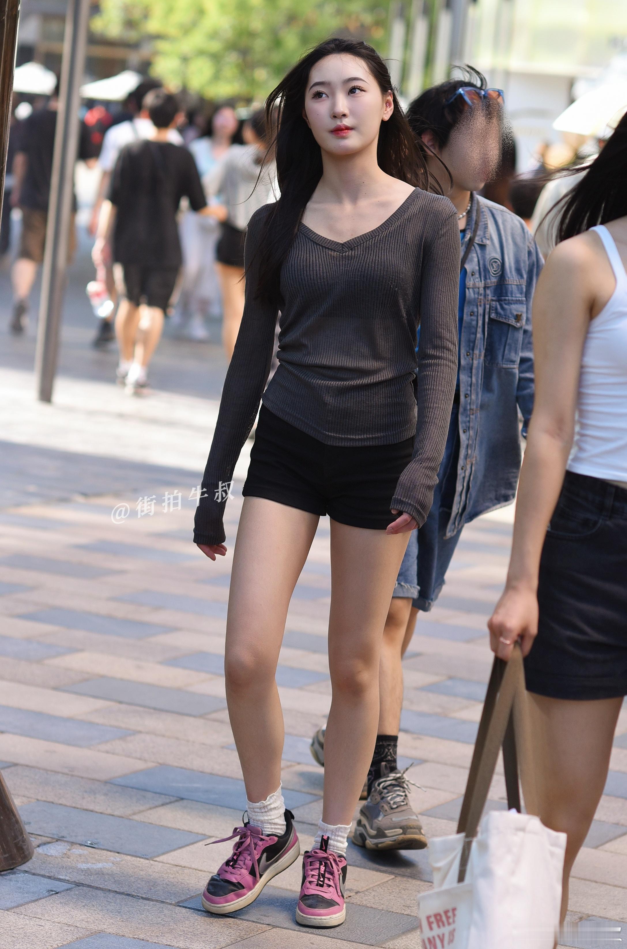 休闲漂亮的短裤针织打底衫