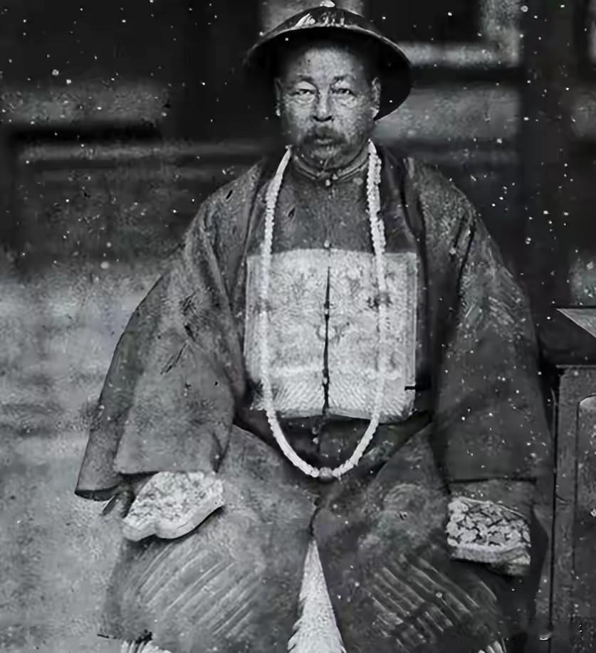 左宗棠为何没有把全部伊犁收回？左宗棠军事上击败阿古柏、收复新疆绝大部分土地，