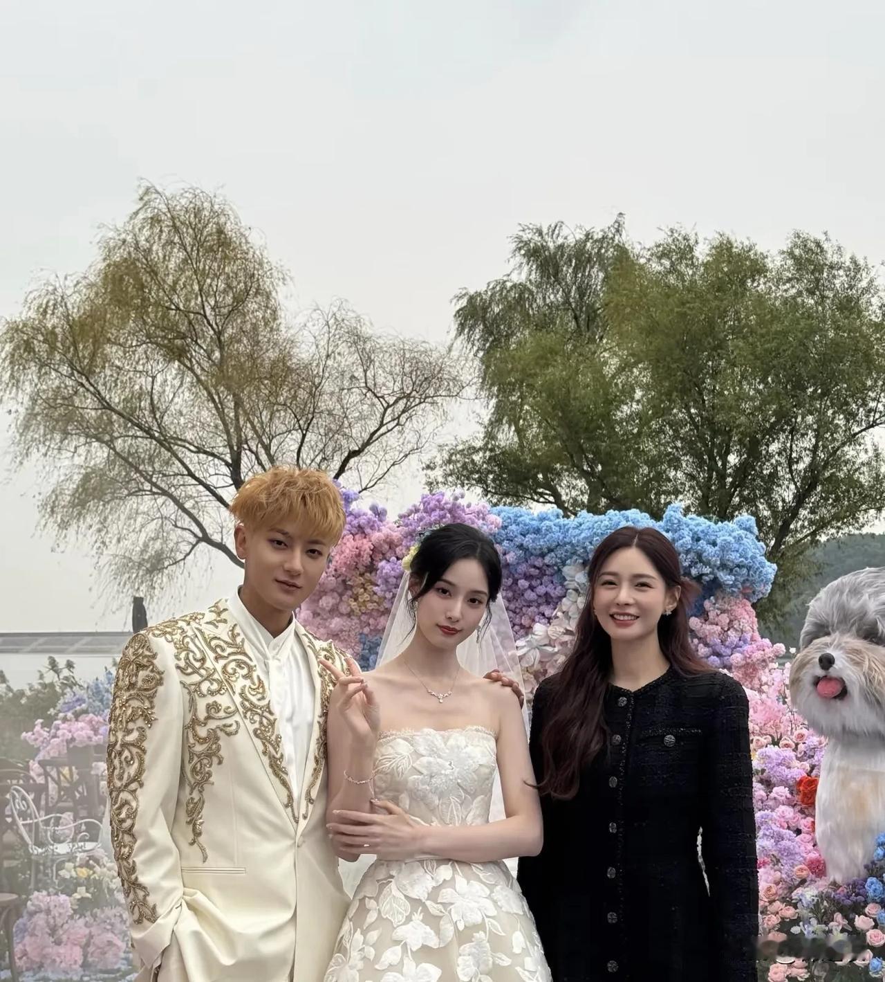 黄子韬和徐艺洋直播的时候都说了，他们俩结婚不想搞得那么的复杂繁琐，就想简单一点。