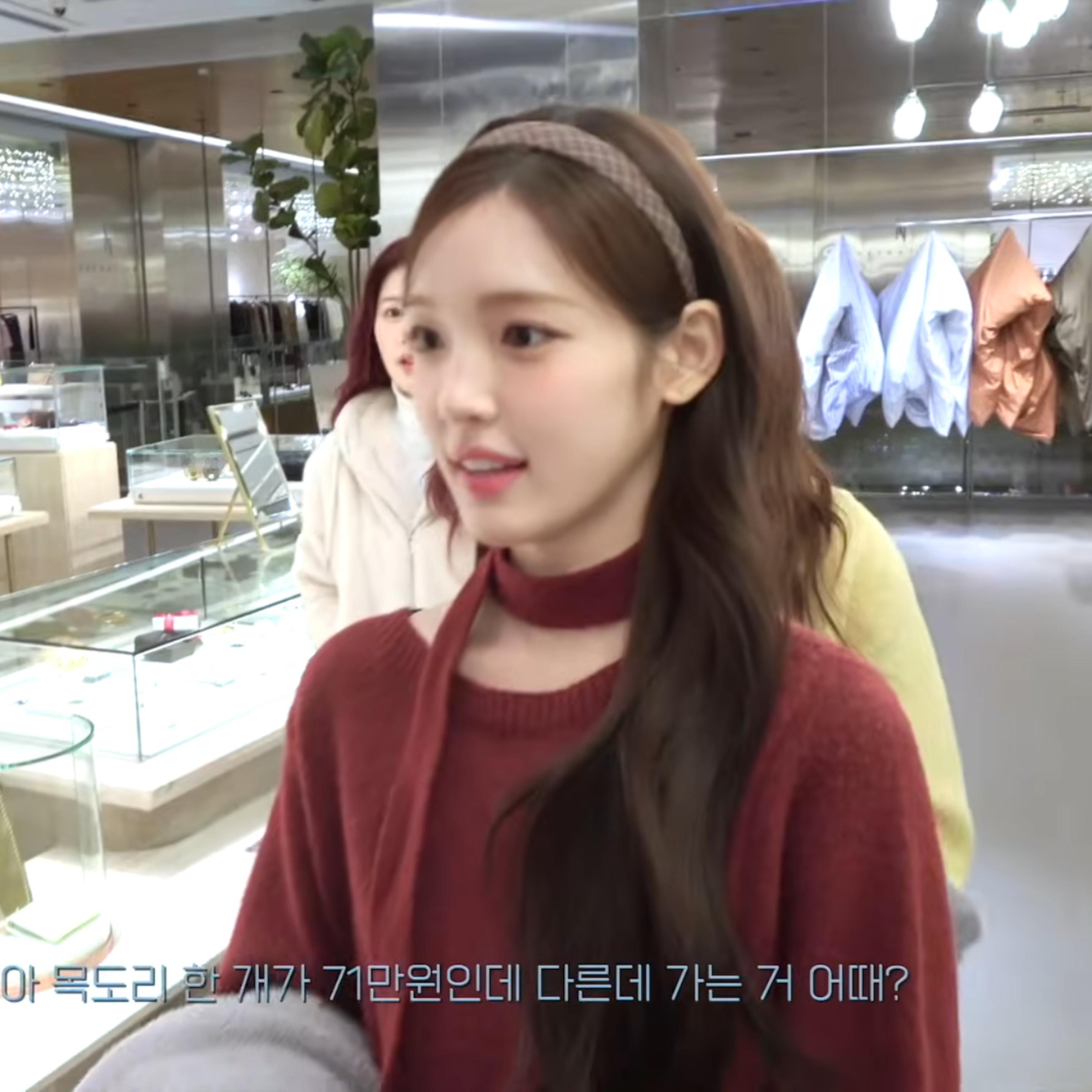 我命令所有人给红衣女神爆灯💡！