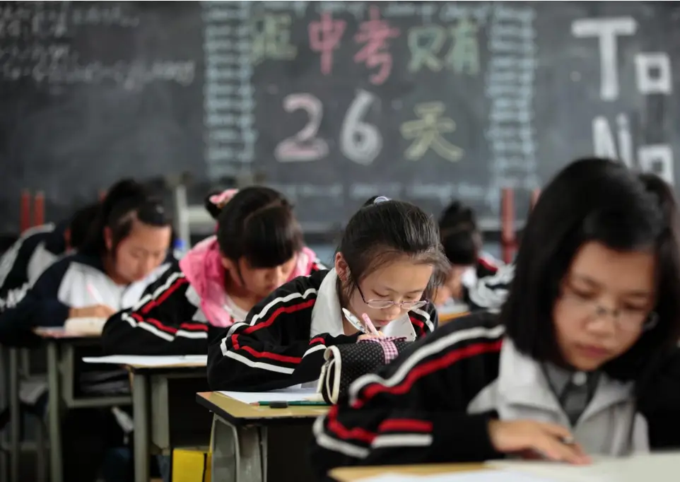左玮: “史地化生”退出中考, 学生反而更累了?