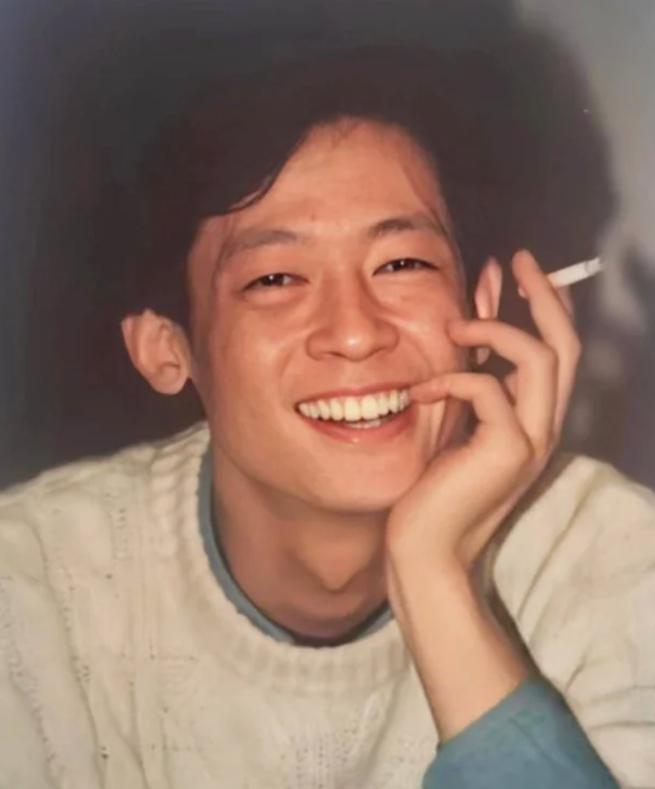 王志文有这样一段台词：“会送礼、会求人的人，改变命运都非常简单，什么都靠自己，不
