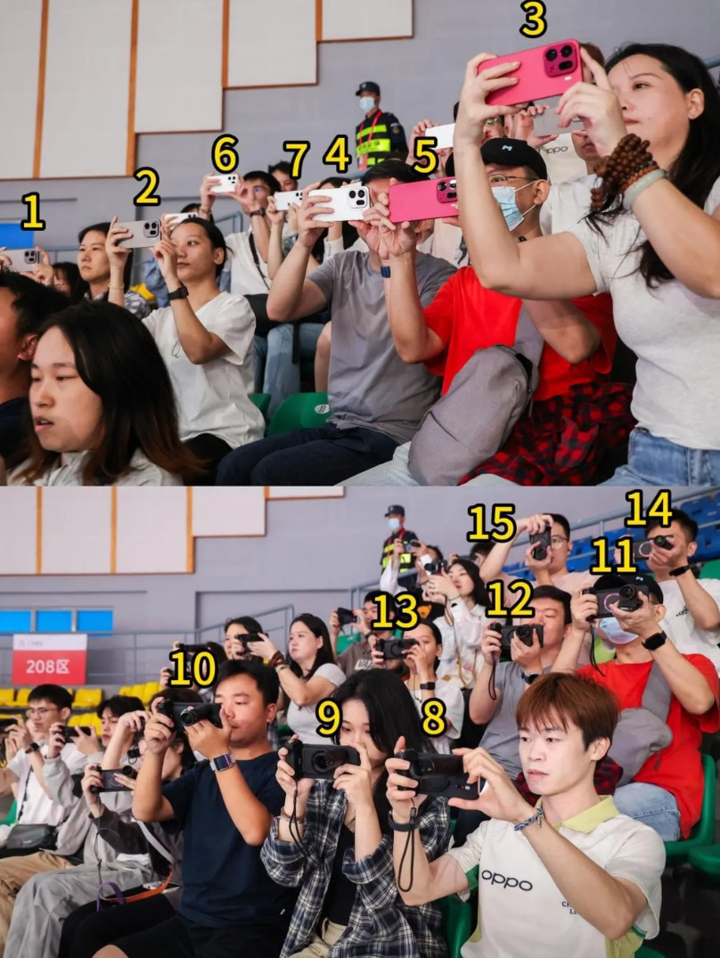 看到朋友发我的两张全运会观众席画面，清一色的同款，听说是OPPO的FindX9