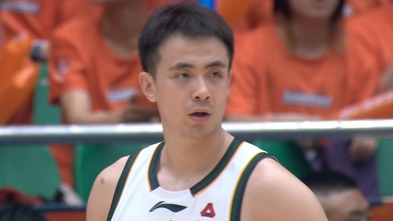 CBA一夜排名又乱了！深圳男篮豪取13连胜，夺回第三，北京掉出前四！山东憾负