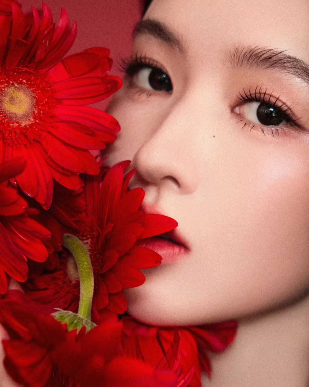 王玉雯明艳红玫瑰王玉雯绚烂红裙王玉雯明艳红玫瑰！