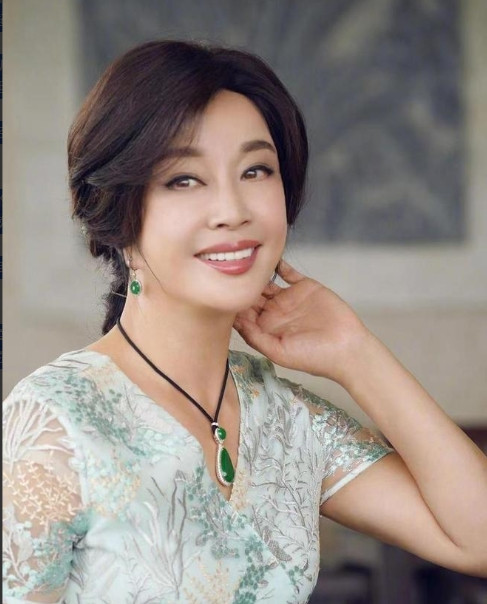 1982年，刘晓庆到南京演出，遇见了正在拍戏的迟志强，晚上几杯酒下肚后，刘晓庆让