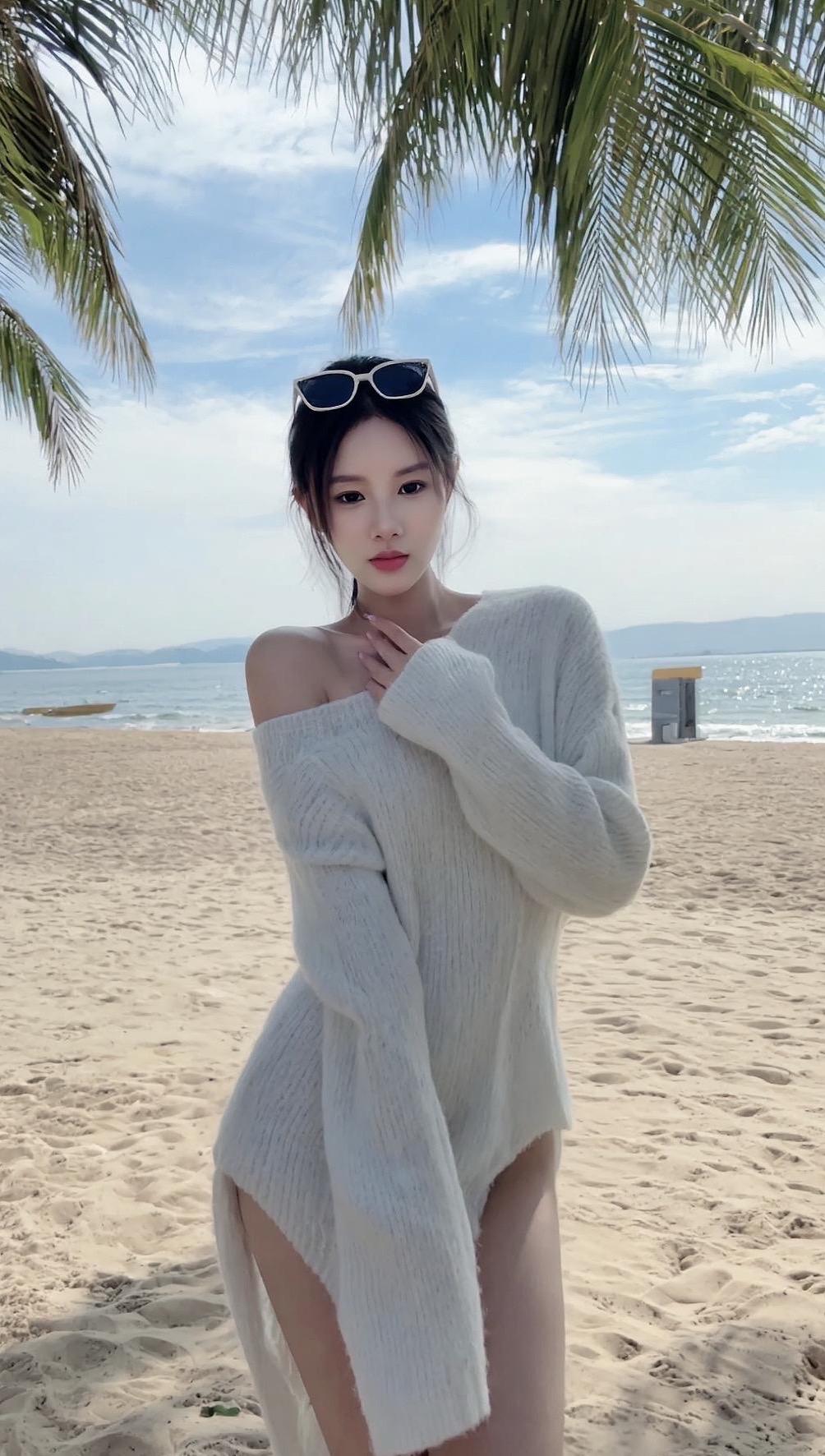 海边拍照比基尼泳装