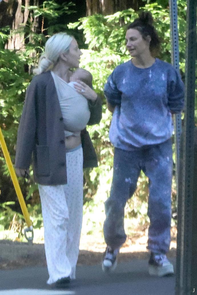 ladygaga最新街拍​​​