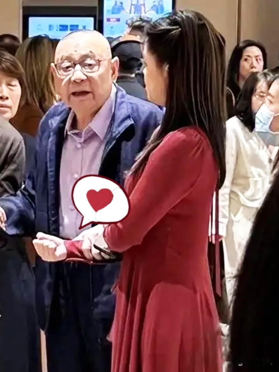 咱不能总揪着大刘在恒大股票亏掉180亿的事，一个劲当成笑料反复嚼了！刚得消息