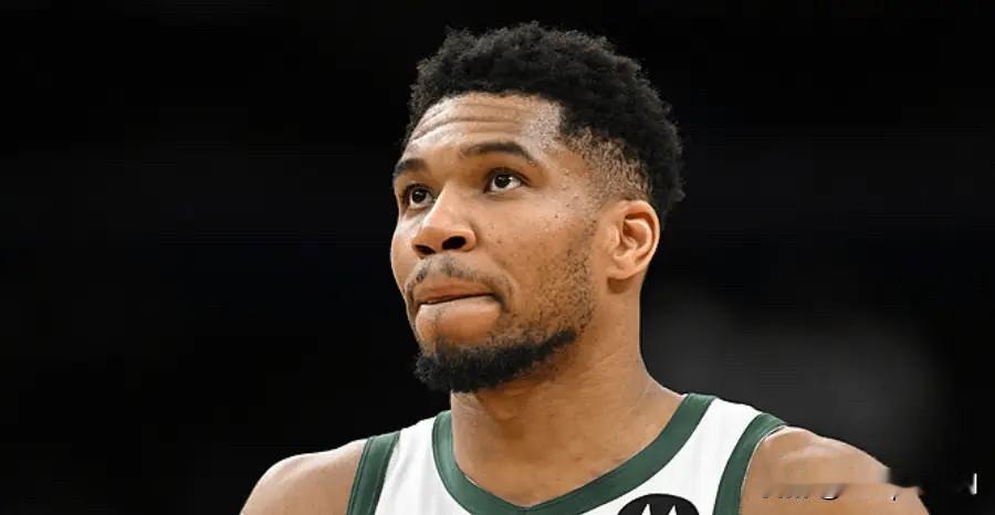 美媒LegionHoops报道了最近字母哥和雄鹿的转会传言。BrainW