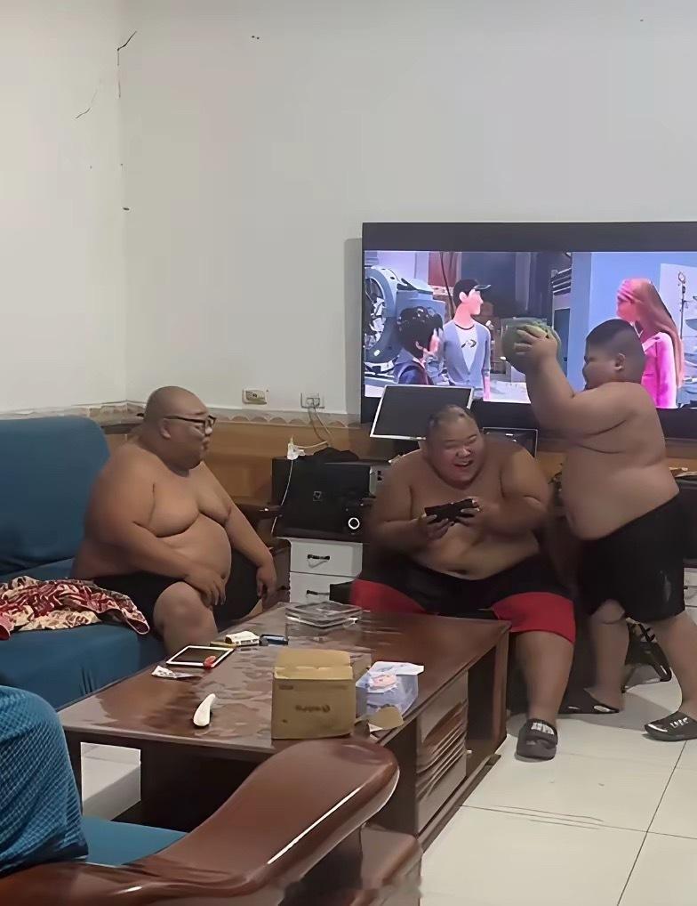 你们猜这家的女主人长什么样？？