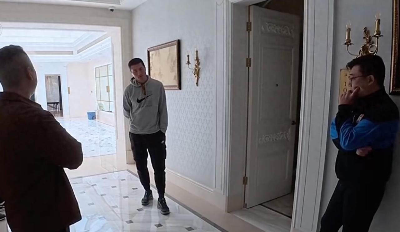 邵佳一谈成为国足主帅：正在家看电脑突然收到700多条信息选人进国家队凭真本事