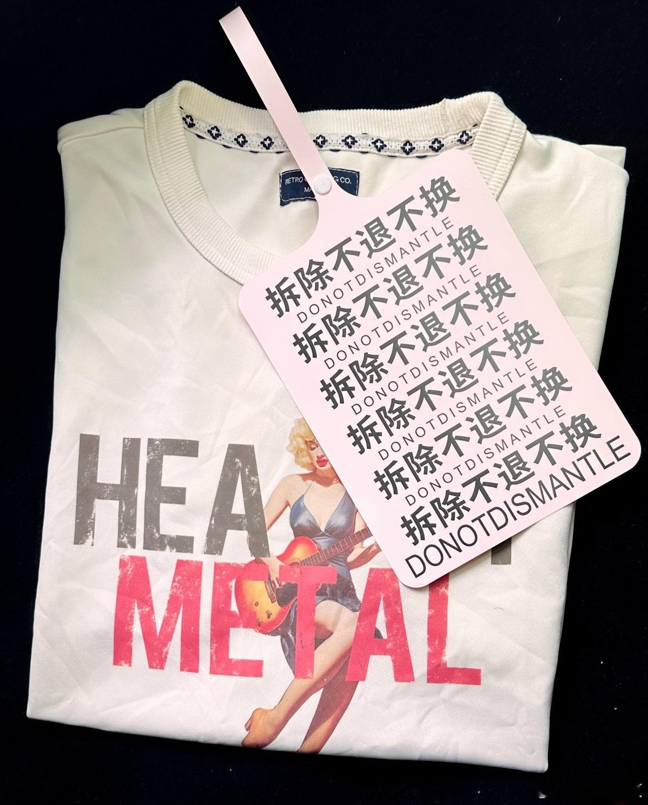 巨型吊牌防退货建议还是出台白嫖用户黑名单吧，要么把吊牌放在衣服最显眼的位置。正