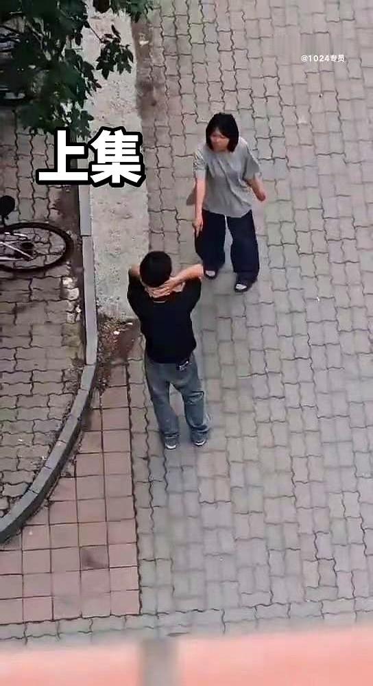 怀孕了就能逼对方下跪？真把“闹大一点”当成必杀技了？那女生一边哭一边让男生