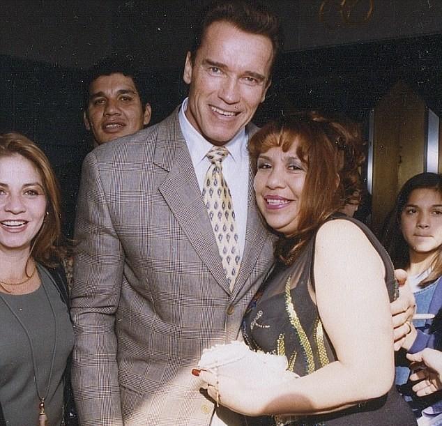 1991年，施瓦辛格醉酒后把家里保姆当成老婆，他抱着保姆说：“我想你很久了。”