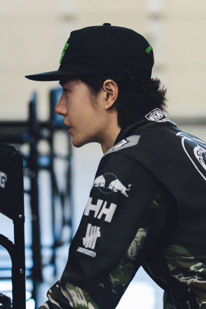 王一博85号即刻出发一组王一博P房随拍王一博85号即刻出发，一组王一博P房随