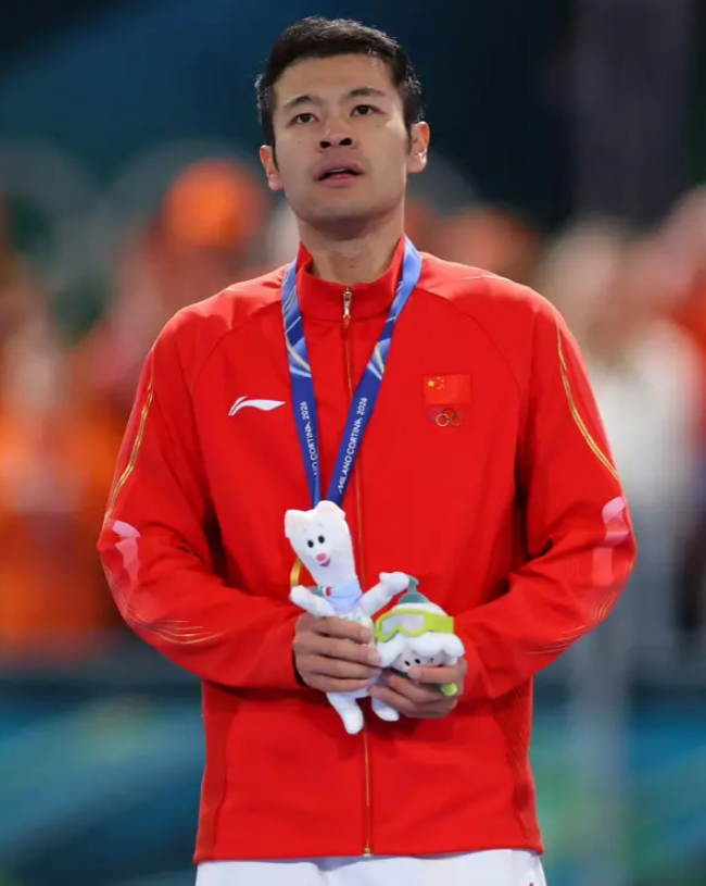 宁忠岩一战成名！米兰冬奥会的1500米赛道见证了中国速度滑冰的奇迹，宁忠岩以破奥