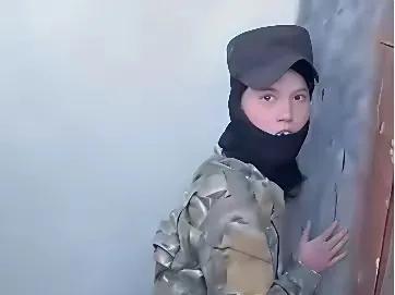 在中东地区德鲁兹人发现了一个严重的问题，在大量抓获HTS的战俘中发现了一些年轻人