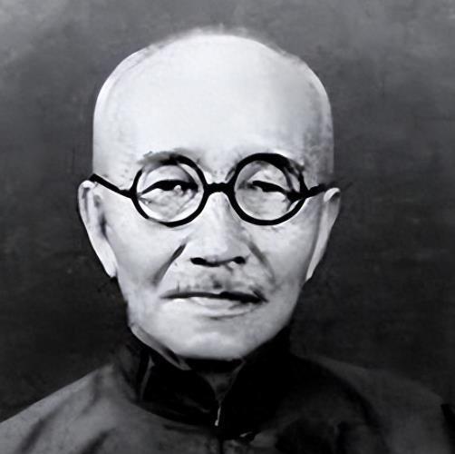 1924年,44岁的章士钊再次偷偷爱上一个歌女,后高调同居。妻子吴弱男知道后,带