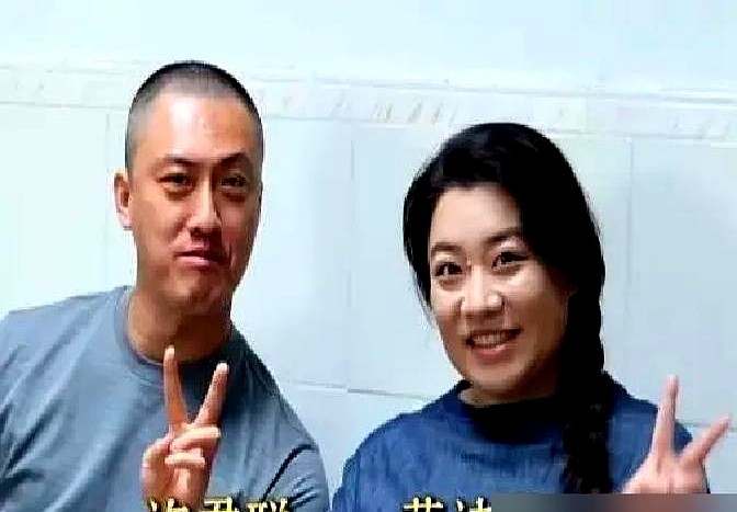 拍一半资金断裂，圈里没人敢接盘，小沈阳一声没吭，直接把家底全砸了进去。当时《猛虫过江》总投资也就两三
