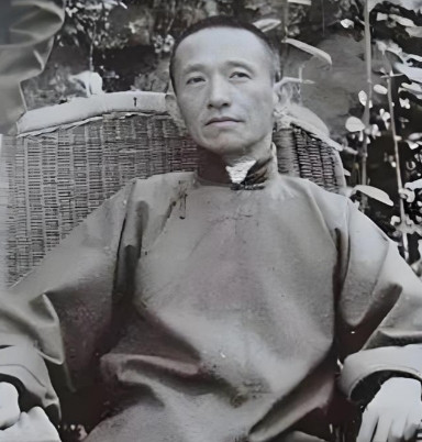 1947年，陈布雷的女儿女婿被捕，蒋介石找陈布雷谈话，询问他对此事的想法。陈布雷