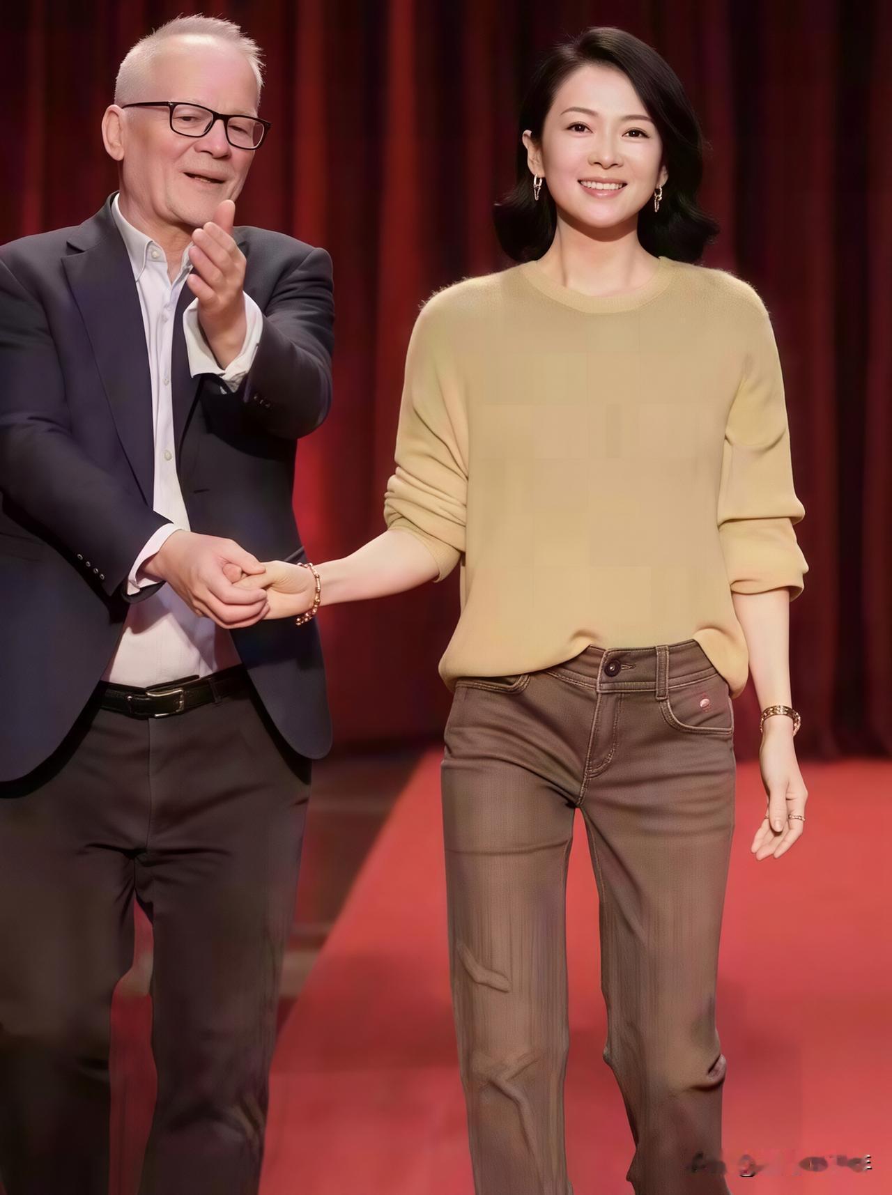 近期最惊喜的娱乐圈名场面诞生！当地时间10月11日，第18届卢米埃尔电影节在