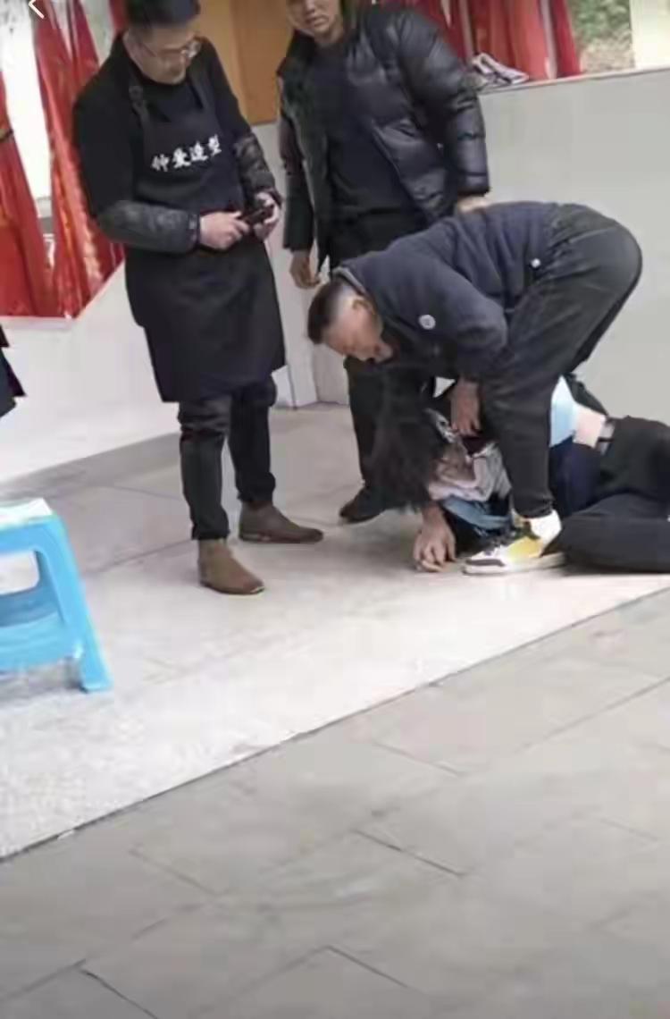 都在批评垫江一中的老师，但就是这样的老师，培养出来中国近几十年发展所需要的人才。