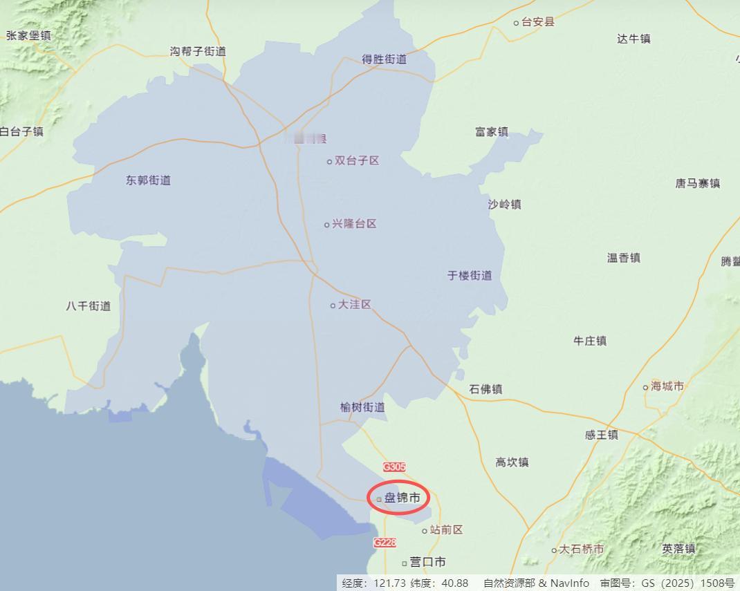 市政府不在中心城区的两个城市，都在辽宁省，一个是盘锦市，另一个是本溪市。