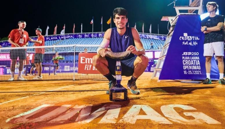 2020年后夺得ATP巡回赛首冠的青少年球员如下，除了阿卡辛纳已经贵为大满贯得主