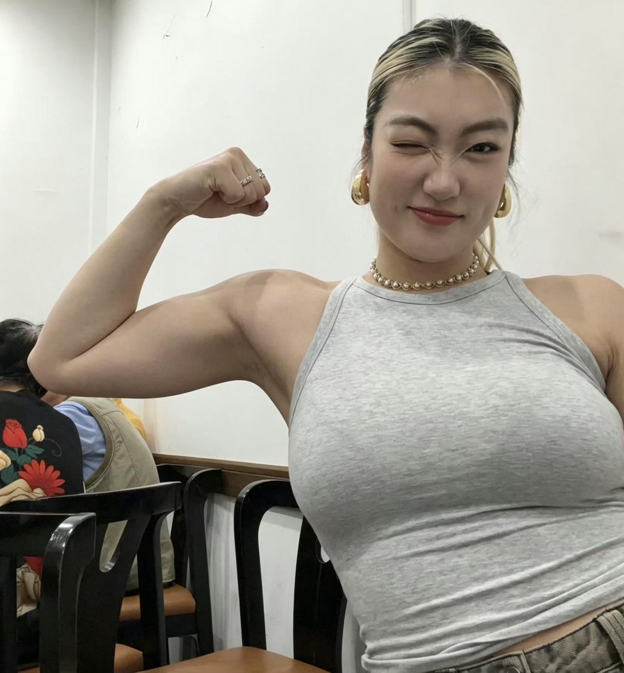 爆料中国女篮要重新洗牌，两大王牌面临淘汰，李梦最新动态惹争议！虽然女篮拿到铜牌，