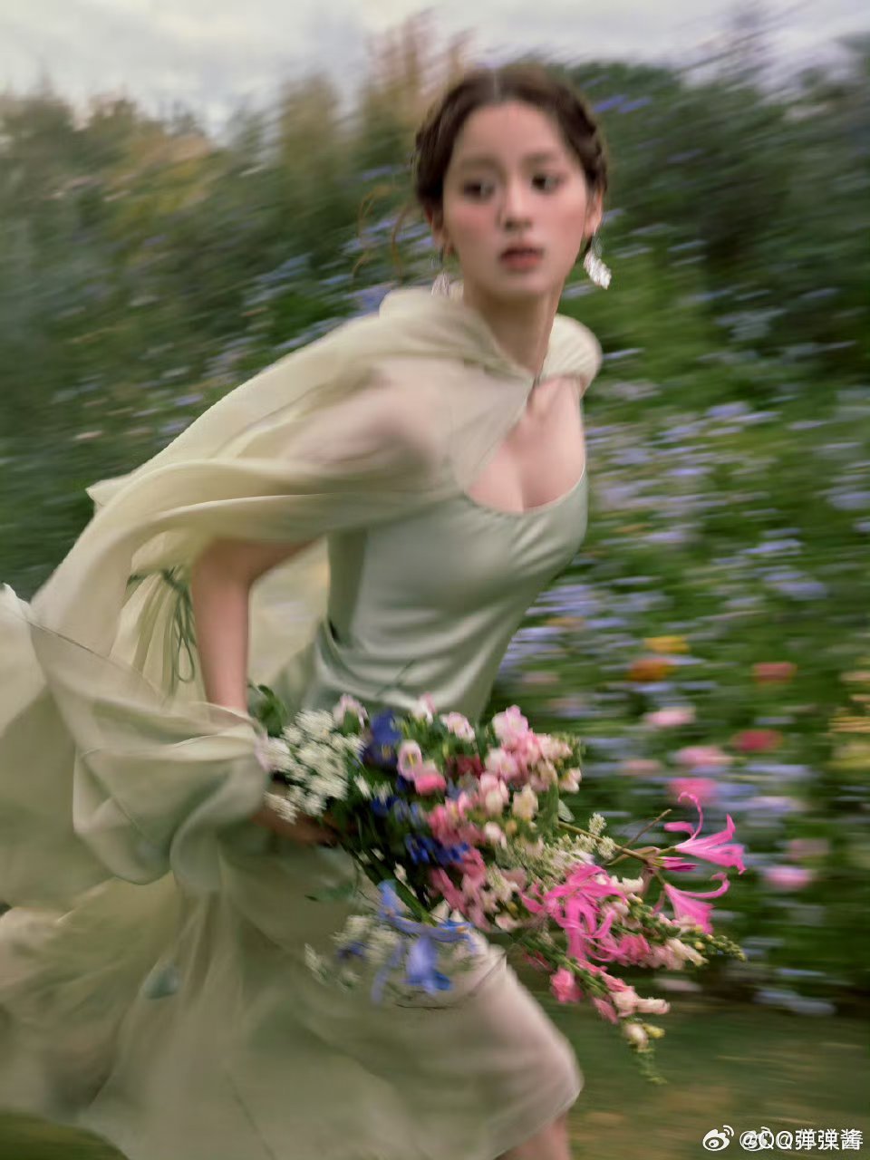 欧阳娜娜你神图有了欧阳娜娜神图绝了，意境美拉满[比心]每次她一出境总是会