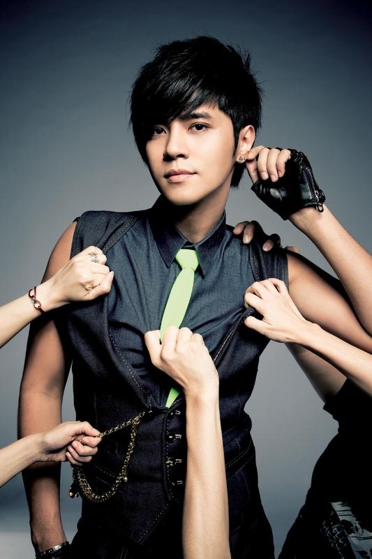 11月26日，罗志祥经纪人小霜公开亲子鉴定，回应两个小孩是罗志祥亲生的传闻。她表