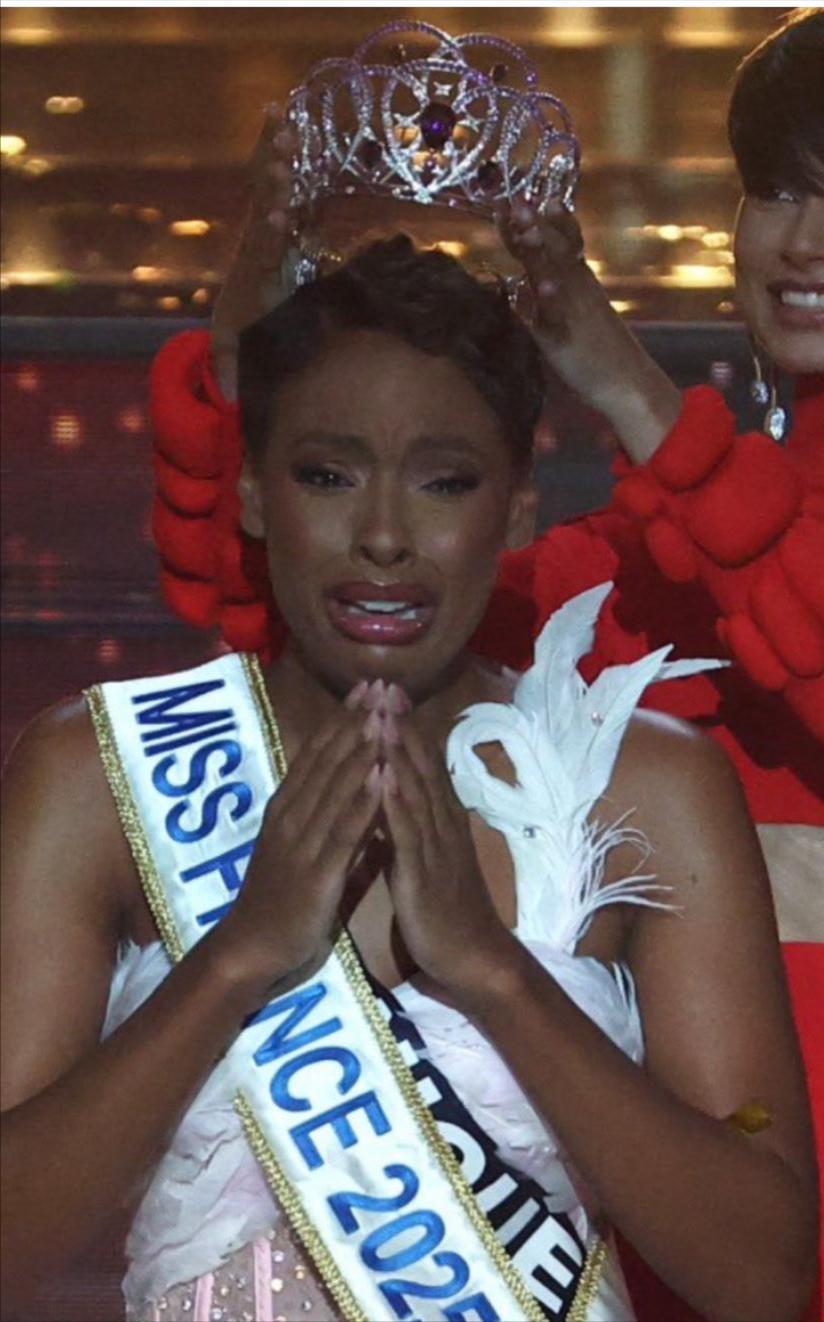 法国小姐选美终于回归正常了。左图：2025年法国小姐冠军，来自马提尼克的34岁