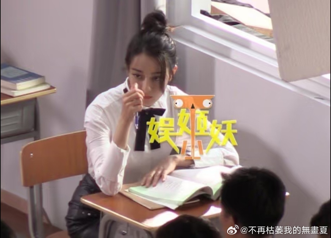 坐你后桌的丸子头学姐