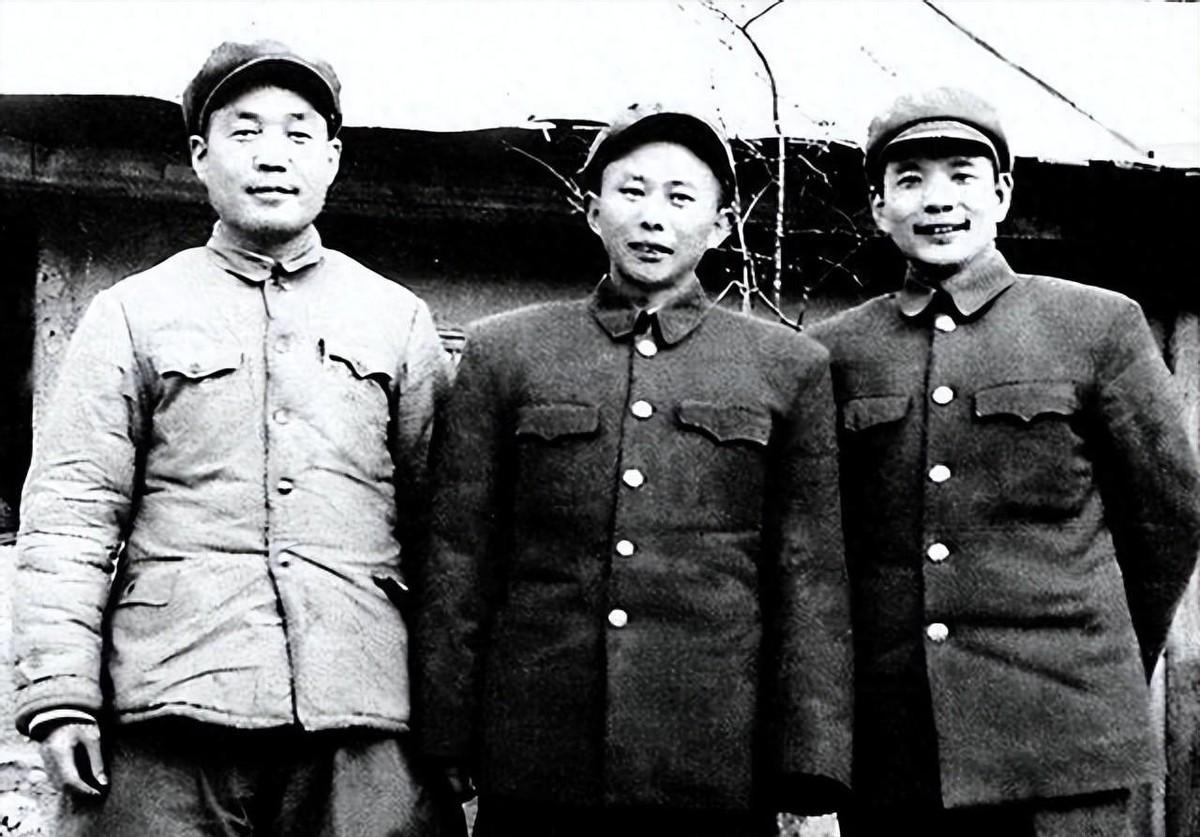 1955年这一军没有任何一人被授予上将军衔，33年过去后却有两人晋升为上将军衔