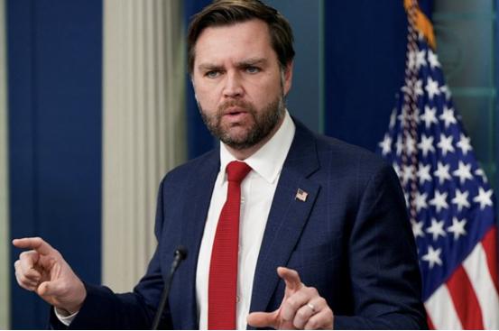 本来约定好要坐下来谈判，结果还没等正式碰面，美国副总统万斯就先急眼了，对着伊朗直