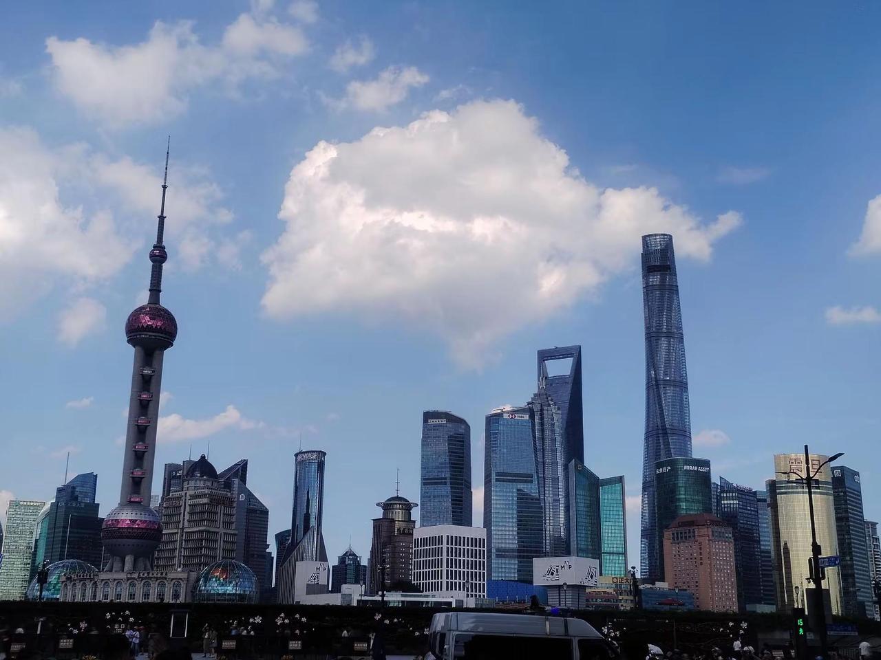 上海外滩外白渡桥CityWalk.高温下的城市漫步城市记忆上海外滩上海