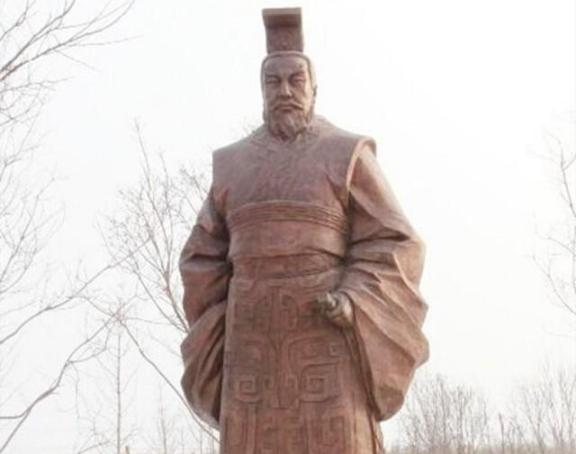 秦朝为何会如此快速地走向灭亡？ 秦朝这事儿，说起来真让人唏嘘。从公元前22