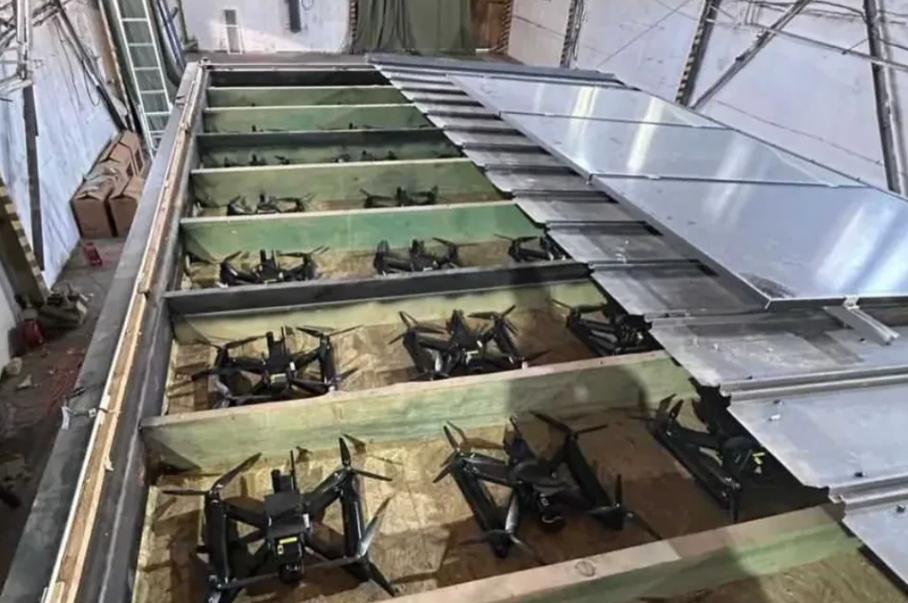 乌克兰这一次行动厉害的不是“偷袭”成功，也不是炸了俄罗斯飞机，而是他们无人机产业