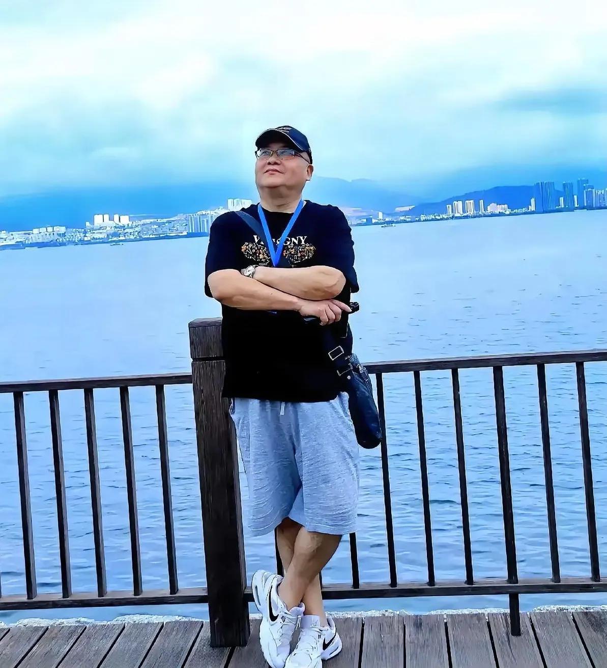 今天是9月14号中午12:23分，9月份的养老金还没有到账。在南昌，每个月