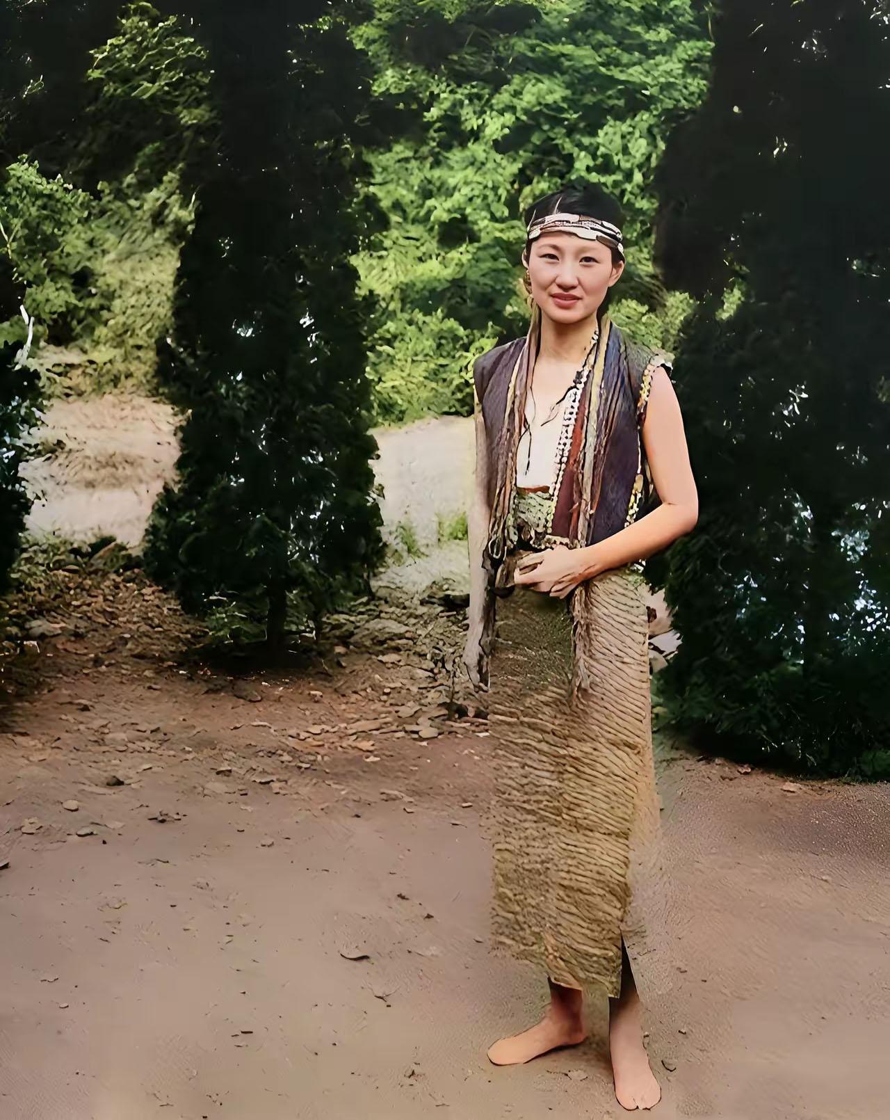 赵四小姐年轻时候真是美出了天际！无与伦比，没有滤镜的年代，美的如此自然，美的如此