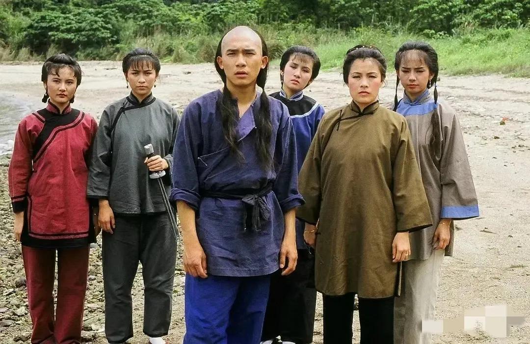 1984年，梁朝伟版鹿鼎记，韦小宝和他的老婆，不得不说，还是周星驰7个老婆更美。